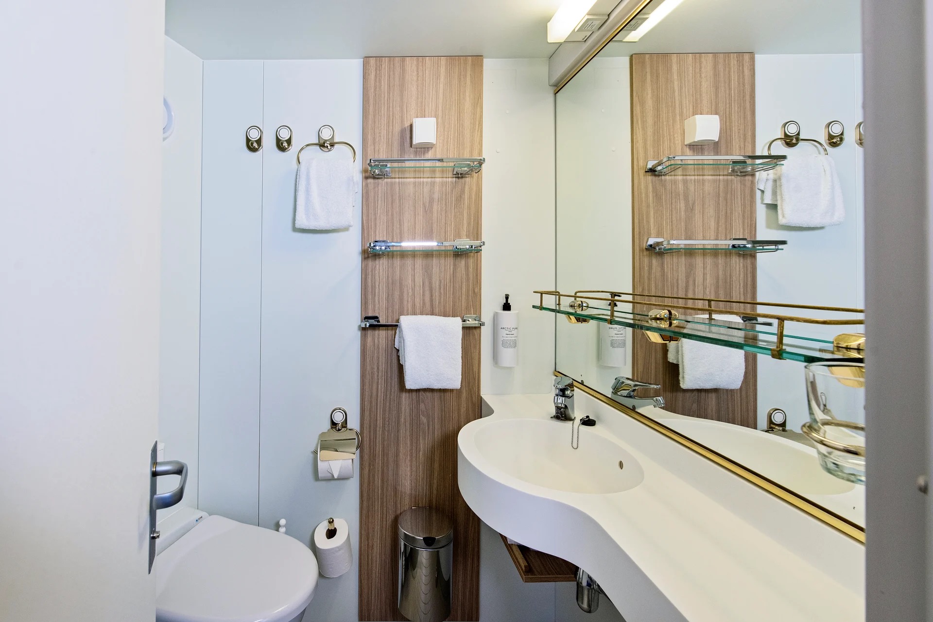 Expedition Suite | Two-bed suite on promenade deck